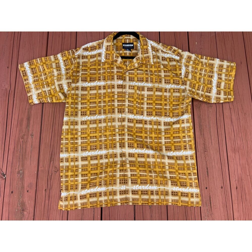 STARDOM Highflyer Shirt Mens Gold Brown Waffle Plaid Script Button Up Top